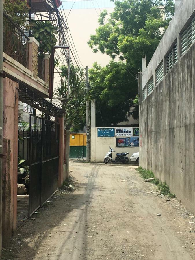 Joyful Island Hostel Lapu-Lapu City Bagian luar foto
