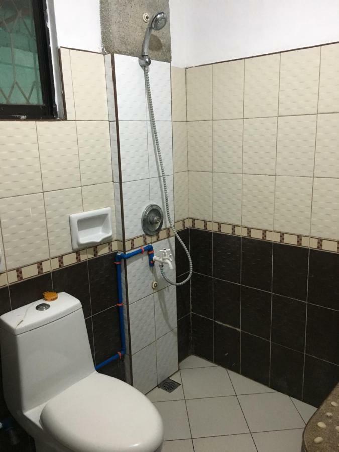 Joyful Island Hostel Lapu-Lapu City Bagian luar foto